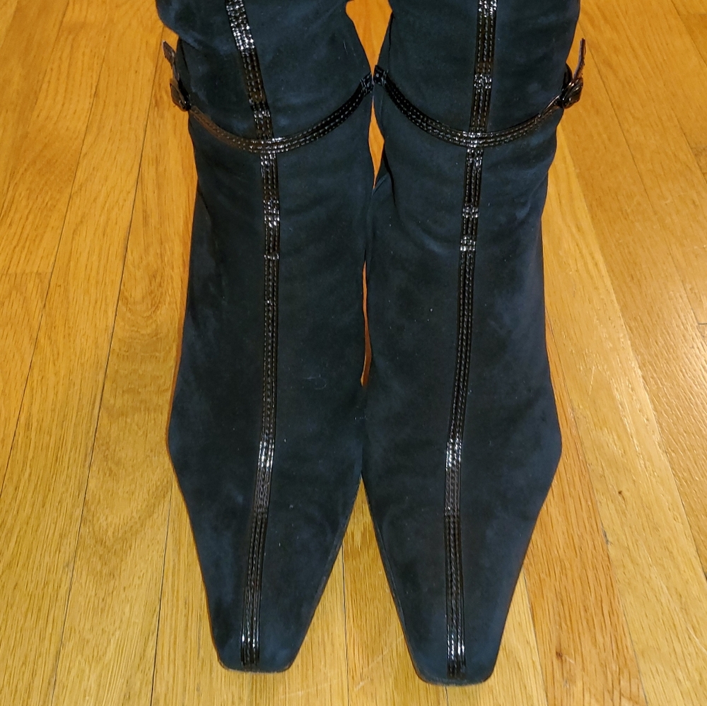 BCBG MAXAZRIA suede boots - Picture 3 of 13